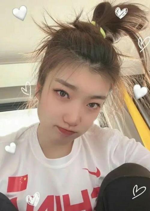 李梦照片爆料大全最新,揭秘明星私生活瞬间  第2张